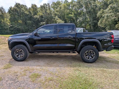 Used 2026 Chevrolet Colorado ZR2 AWD/4WD image 7