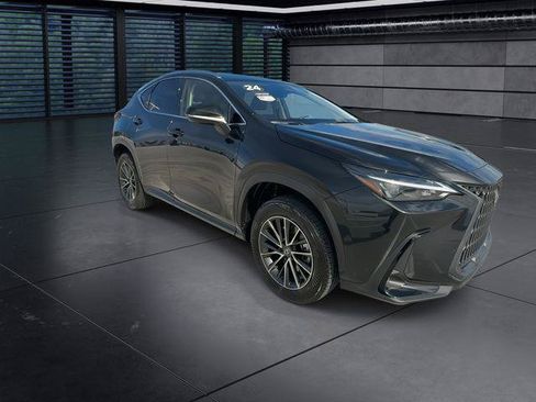 Certified 2024 Lexus NX 250 FWD w/ Towing Package (2000 Lbs) image 2