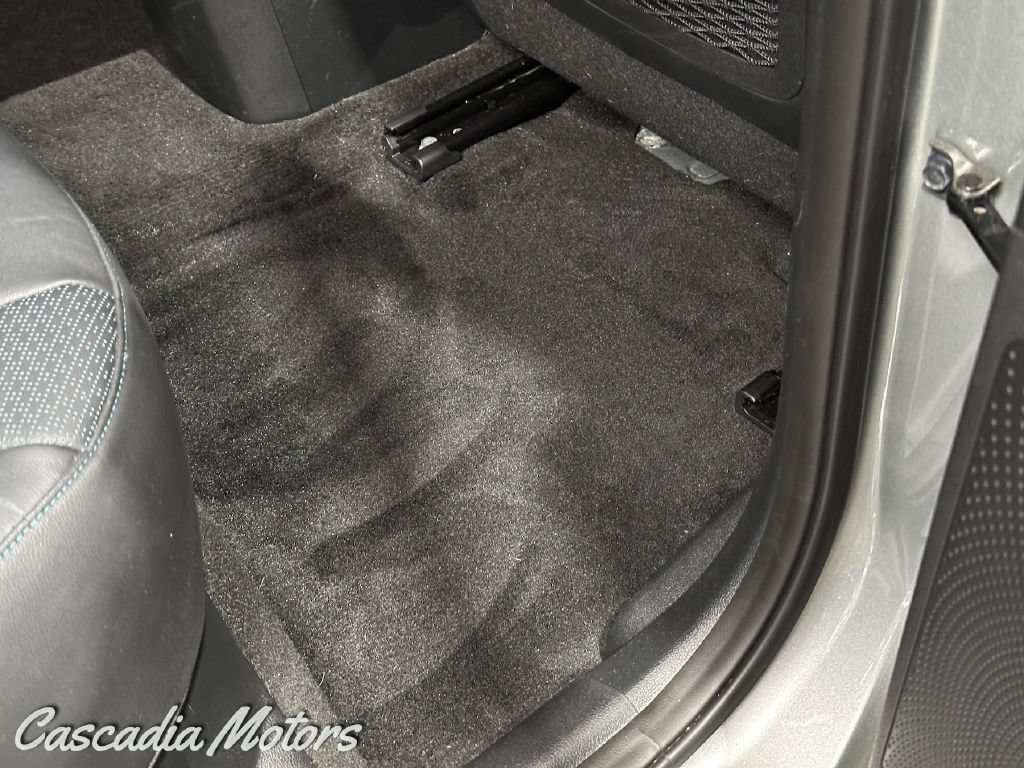 Used 2019 Kia Niro EX Premium w/ Cold Weather Package 1.0 FWD image 29