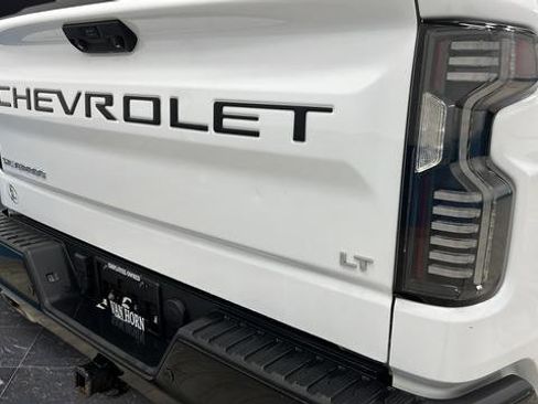 Used 2022 Chevrolet Silverado 1500 LT Trail Boss w/ LT Trail Boss Premium Package AWD/4WD image 39