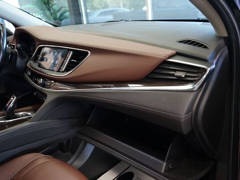 Used 2021 Buick Enclave Avenir w/ Avenir Technology Package AWD/4WD image 49