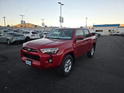 Used 2023 Toyota 4Runner SR5 image 5