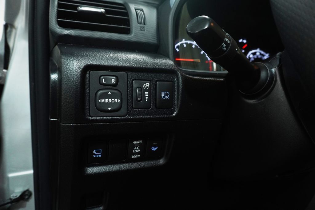 Used 2022 Toyota 4Runner Limited AWD/4WD image 23