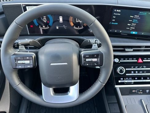 Used 2025 Hyundai Santa Fe SE image 13