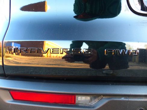 Used 2024 Chevrolet Traverse LT w/ Midnight/Sport Edition image 20