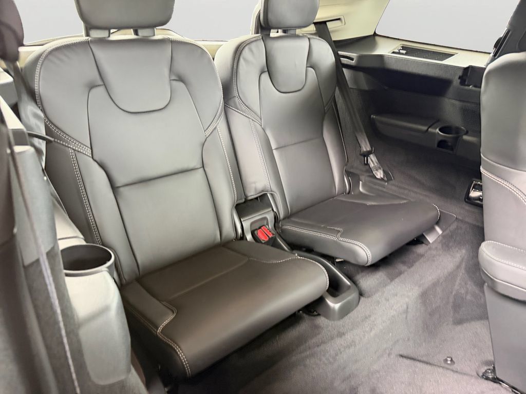 Certified 2026 Volvo XC90 B5 Ultra AWD/4WD image 10
