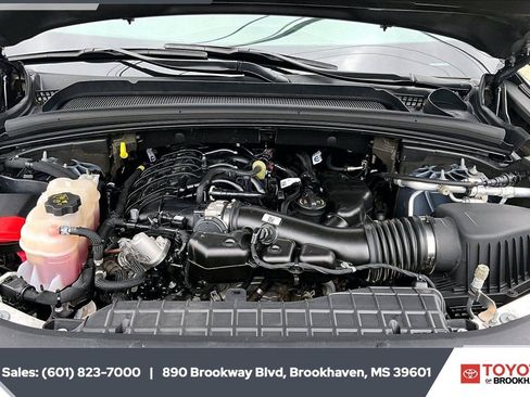 Used 2023 Jeep Grand Cherokee L Laredo AWD/4WD image 8