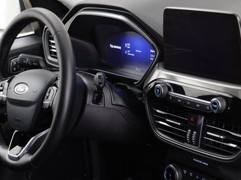 Used 2022 Ford Escape Titanium image 22