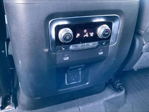 Used 2024 GMC Yukon XL AT4 w/ AT4 Premium Plus Package AWD/4WD image 71