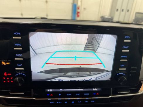 Used 2023 Toyota Sienna LE FWD image 15