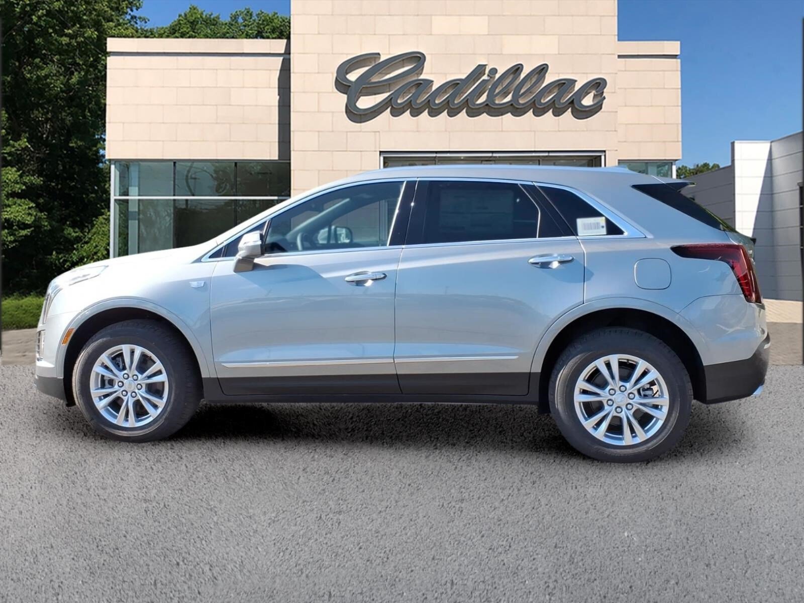 New 2026 Cadillac XT5 Luxury FWD image 2