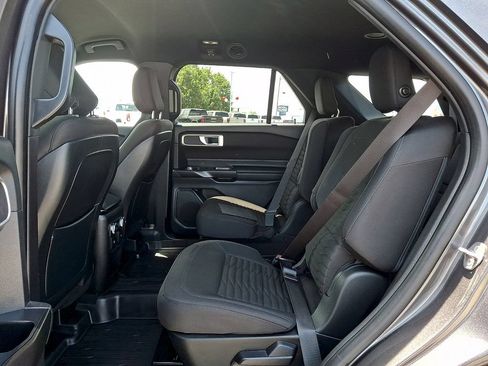Used 2020 Ford Explorer XLT AWD/4WD image 10