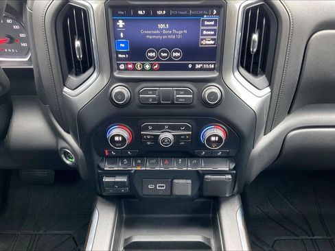 Used 2019 Chevrolet Silverado 1500 LT Trail Boss image 9