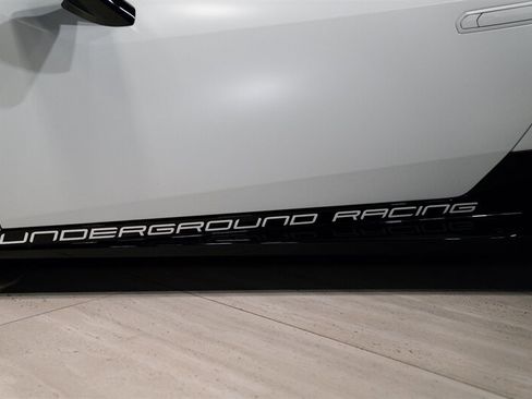Used 2018 Lamborghini Huracan Performante AWD/4WD image 8