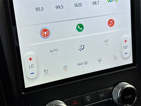 Used 2024 Ford Edge Titanium image 28