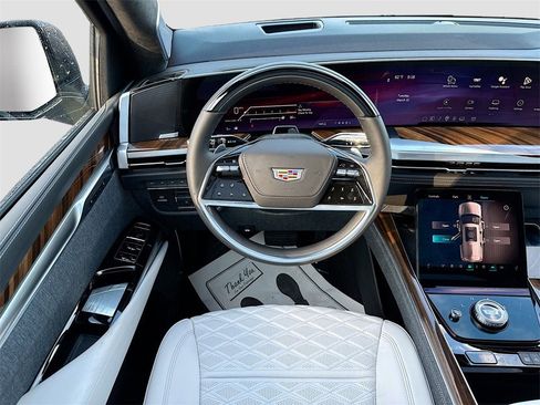 New 2026 Cadillac Escalade Platinum Sport w/ LPO, ONYX Package image 25