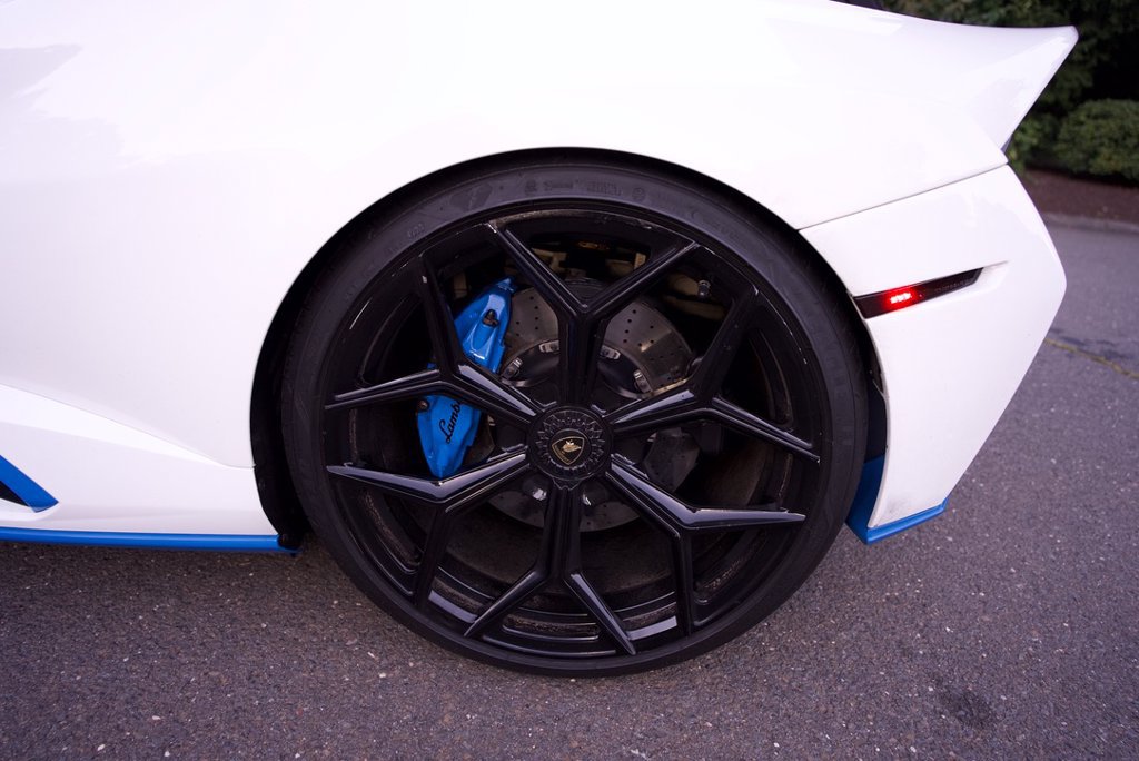 Used 2022 Lamborghini Huracan STO RWD image 46
