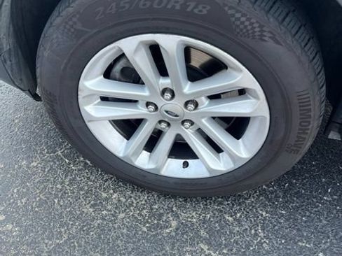 Used 2015 Ford Explorer XLT w/ Equipment Group 201A AWD/4WD image 18