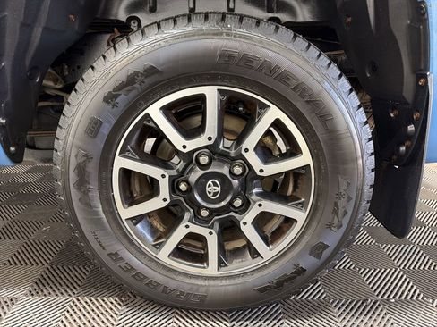 Used 2019 Toyota Tundra Limited w/ Limited Premium Package AWD/4WD image 33