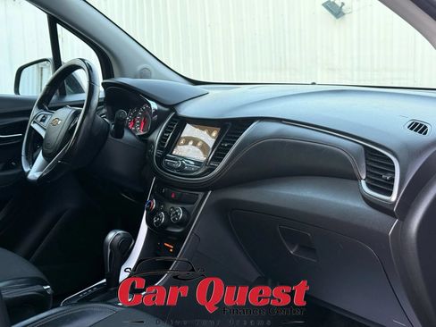 Used 2019 Chevrolet Trax LT w/ LT Convenience Package AWD/4WD image 18