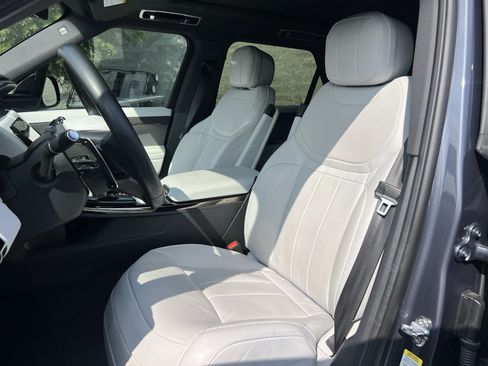 Used 2025 Land Rover Range Rover Sport SE AWD/4WD image 15