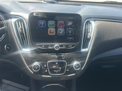 Used 2018 Chevrolet Malibu LT FWD image 19