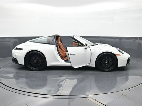 Certified 2026 Porsche 911 Targa 4 GTS AWD/4WD image 31