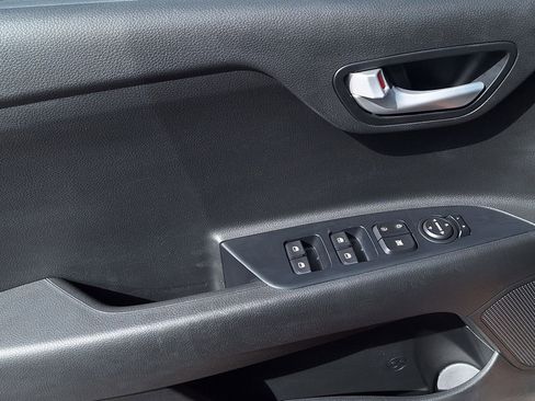 Used 2020 Kia Rio S image 9