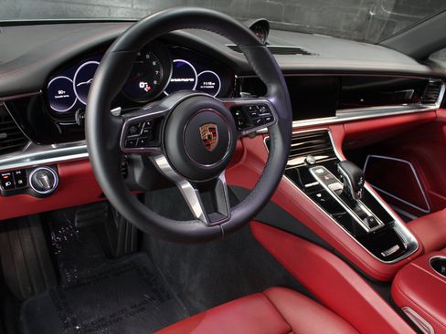 Used 2018 Porsche Panamera 4 AWD/4WD image 27