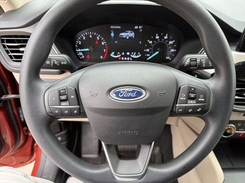 Used 2020 Ford Escape SE image 16