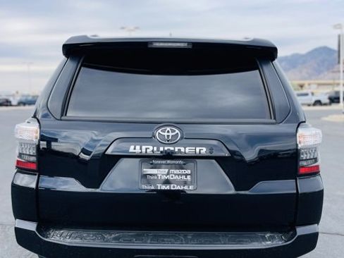 Used 2023 Toyota 4Runner SR5 Premium image 5