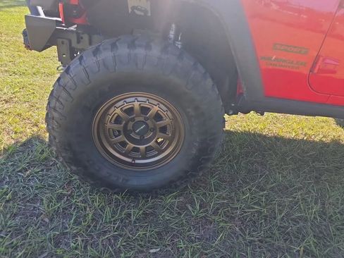 Used 2017 Jeep Wrangler Unlimited Sport w/ Connectivity Group image 11