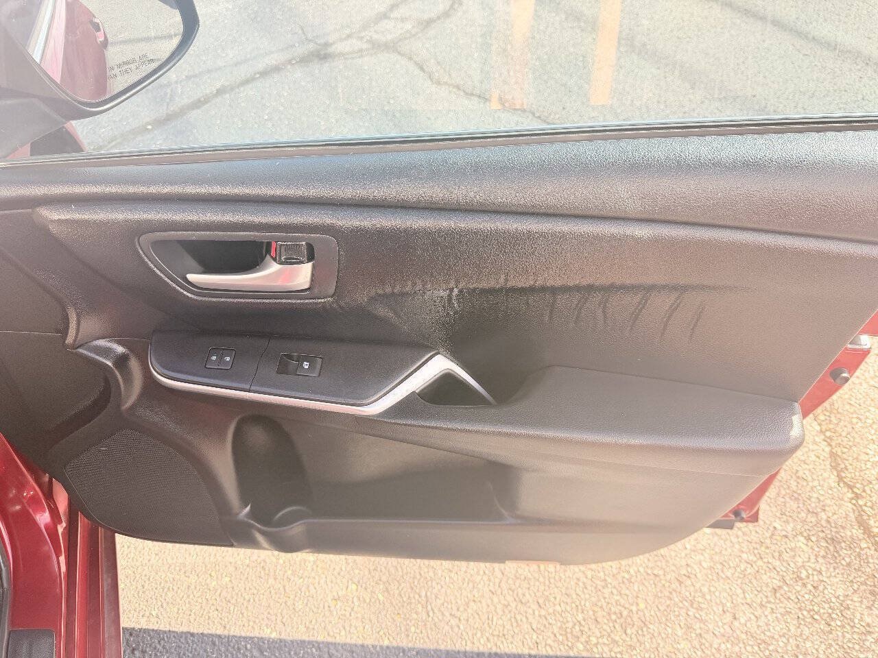 Used 2017 Toyota Camry SE FWD image 18