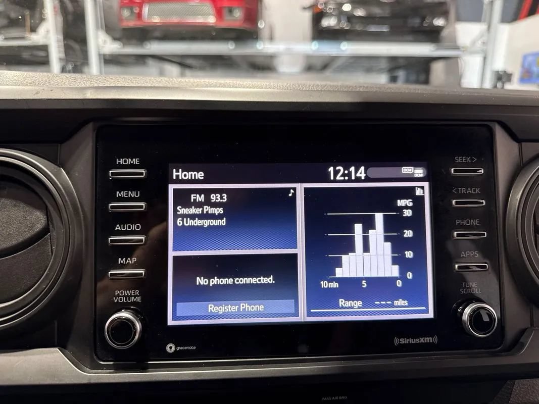 Used 2022 Toyota Tacoma SR AWD/4WD image 91