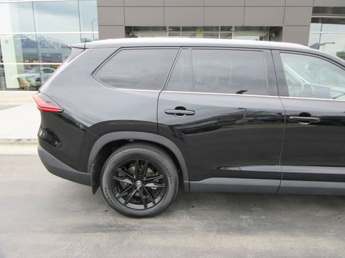 Used 2024 Toyota Grand Highlander Platinum image 11