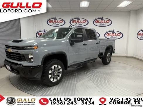Used 2024 Chevrolet Silverado 2500 Custom w/ Custom Convenience Package AWD/4WD image 4