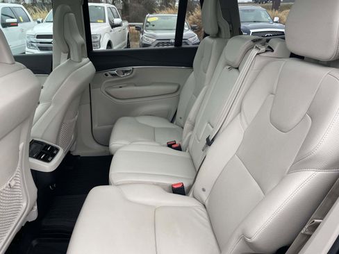 Used 2020 Volvo XC90 T5 Momentum w/ Protection Package Premier image 12