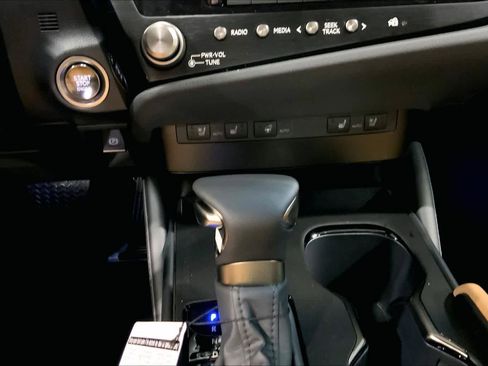 New 2025 Lexus ES 350 w/ Premium Package image 19