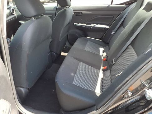 Used 2021 Nissan Versa S FWD image 5