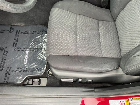 Used 2017 Toyota Camry LE FWD image 11
