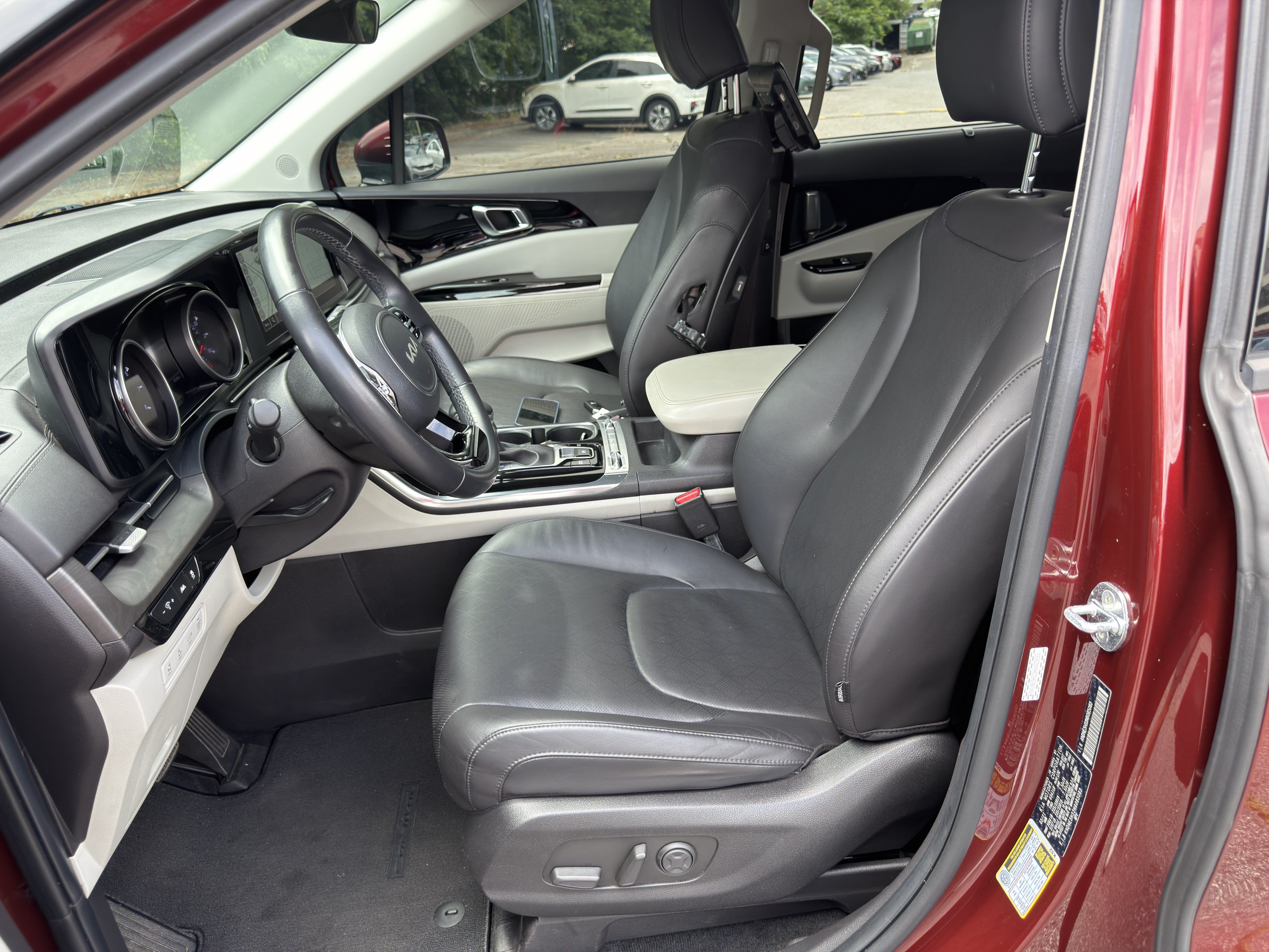 Used 2022 Kia Carnival SX FWD image 8