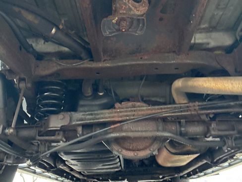 Used 2002 Chevrolet Suburban Z71 image 26