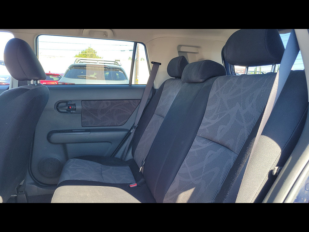 Used 2014 Scion xB FWD image 11