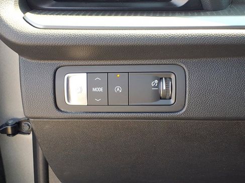 Used 2024 Chevrolet Traverse LT image 19