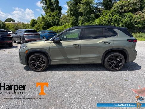 Used 2025 Volkswagen Tiguan SE R-Line AWD/4WD image 2