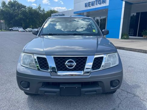 Used 2016 Nissan Frontier SV AWD/4WD image 2