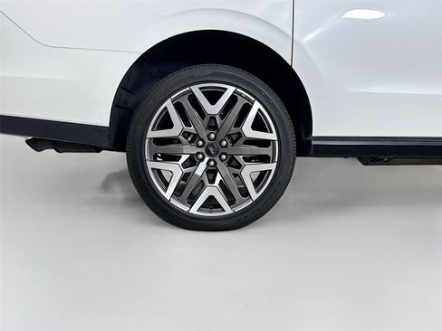 Used 2025 Ford Expedition Max Platinum w/ Platinum Ultimate Package AWD/4WD image 41