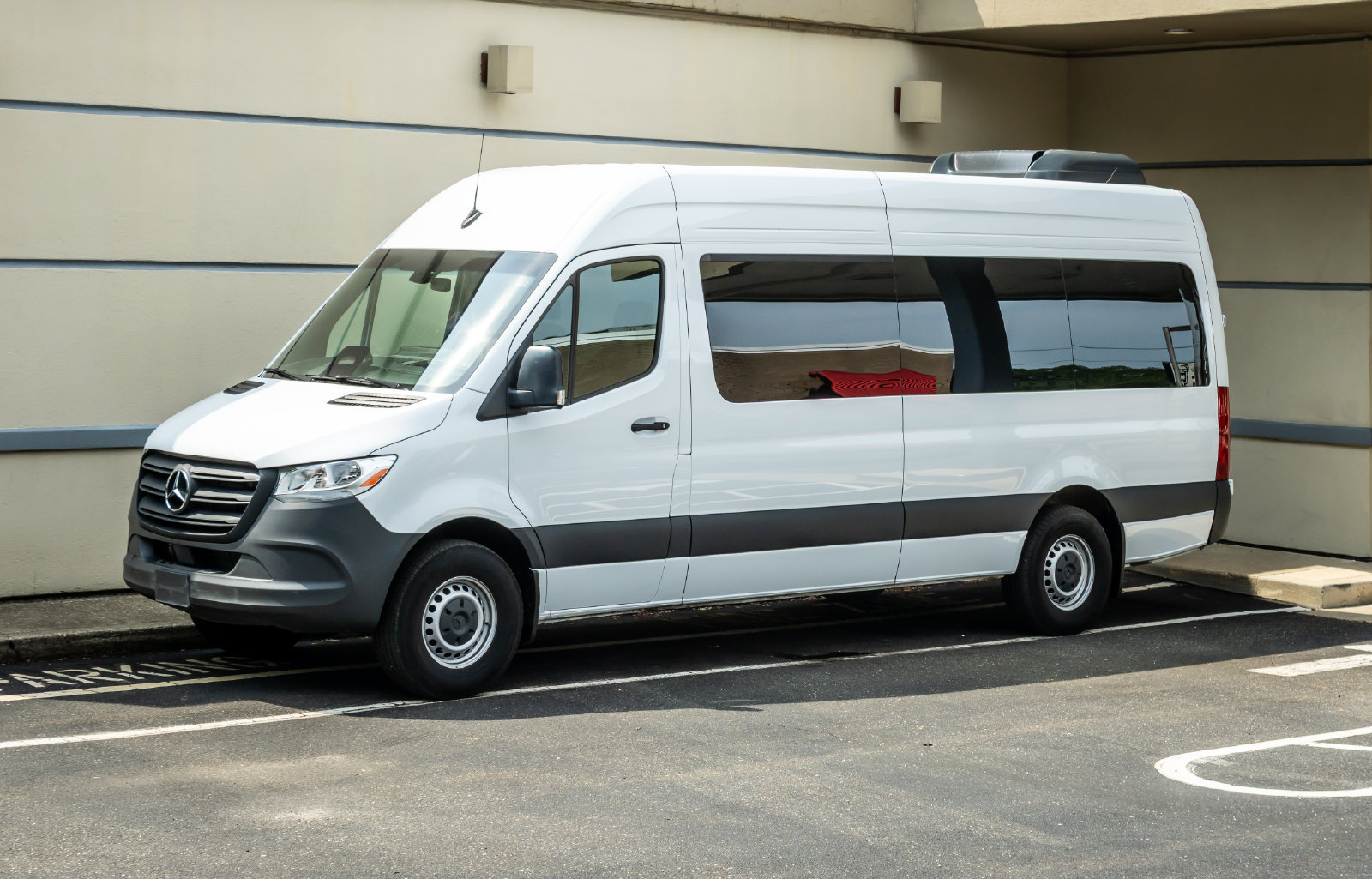 Used 2025 Mercedes-Benz Sprinter 2500 image 3