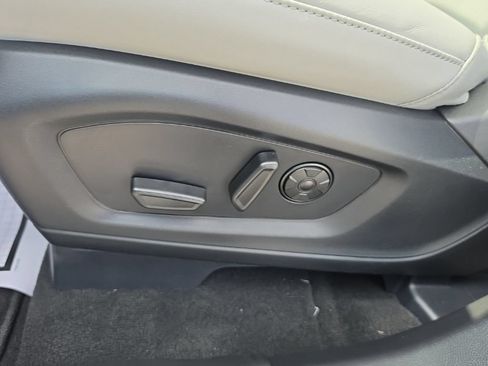 New 2026 Ford Explorer Platinum w/ LUX Leather Package AWD/4WD image 19