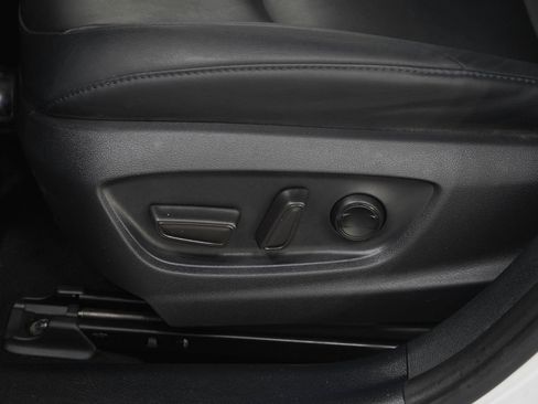 Used 2021 Toyota Prius FWD image 21